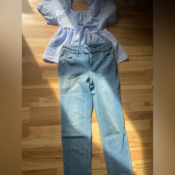 Spring Outfit - Picture 3 of 5